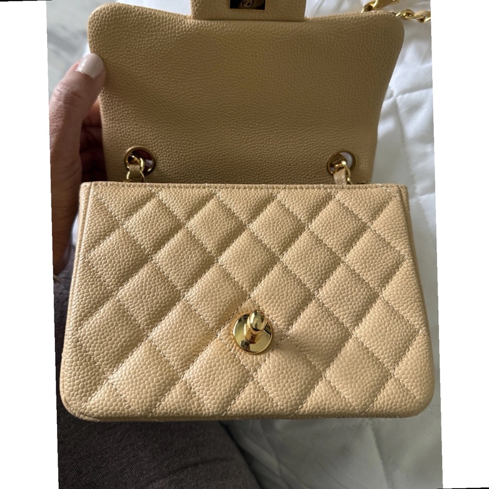 Elegant Beige Quilted Women's Bag